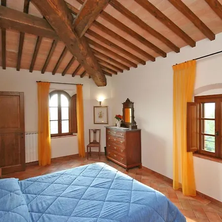 Certaldo Apartment *